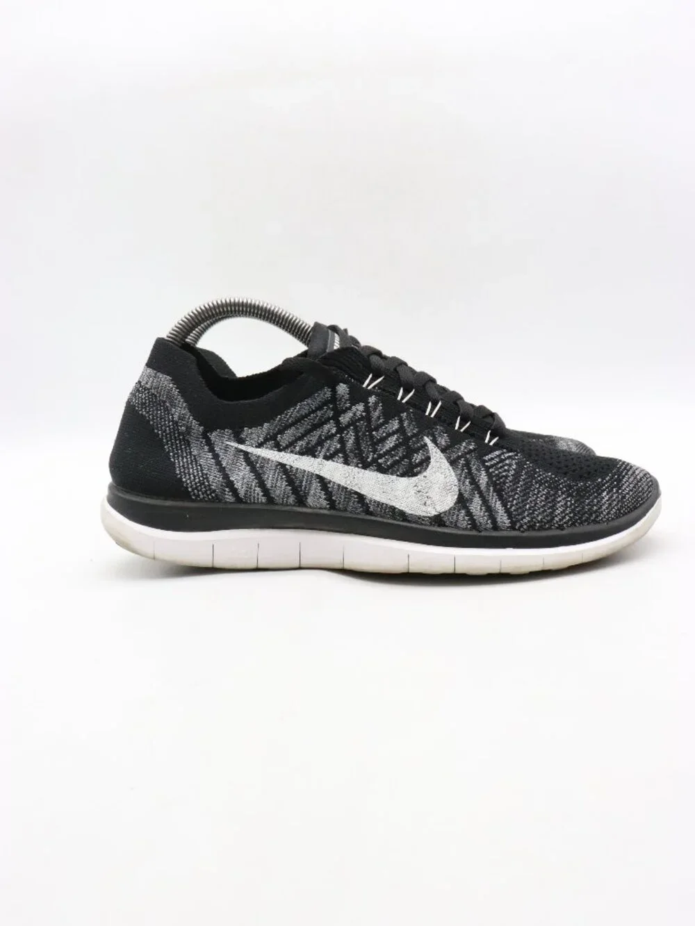 Nike Free 4.0 Flyknit Men's 8 Oreo Running Shoes Black Grey Athletic Sneakers